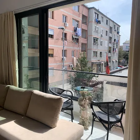 Leon Private Nyaraló Tirana