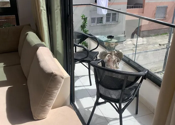 Leon Private * Тирана